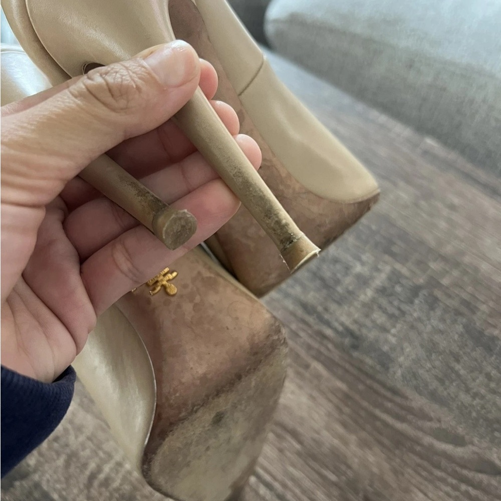 Prada Nude Leather Pointed Toe Pumps 38.5 - Picture 7 of 8